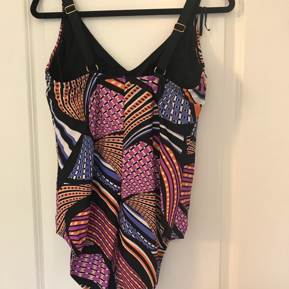 Swimsuits for All geometric  with fringe. - Picture 2 of 11